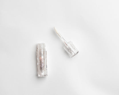 Luvelie luxury Lip gloss with applicator close up