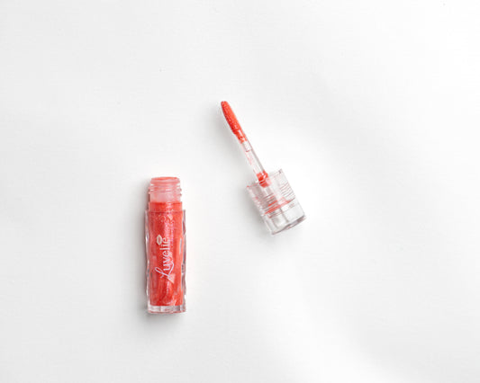 Luvelie luxury Lip gloss with applicator close up